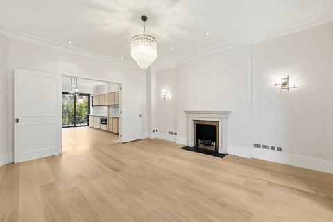 3 bedroom flat to rent, Lower Addison Gardens, London