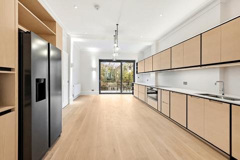 3 bedroom flat to rent, Lower Addison Gardens, London