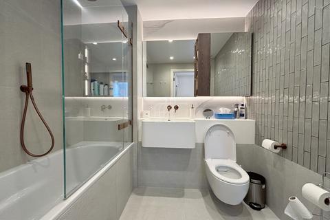 1 bedroom flat to rent, Parkland Walk London SW6