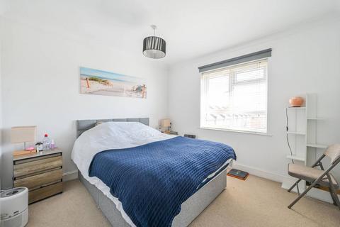 2 bedroom flat to rent, Charnwood Gardens, Docklands, London, E14