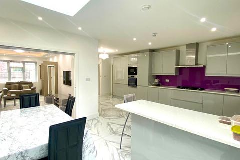 5 bedroom semi-detached house to rent, Croydon CR0