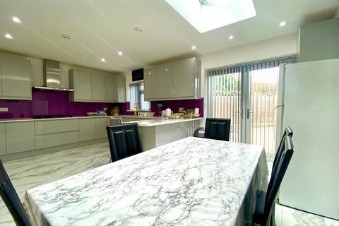 5 bedroom semi-detached house to rent, Croydon CR0