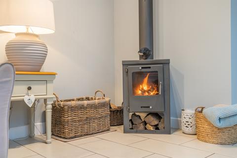 2 bedroom detached house for sale, The Cayo, Llanvaches, Caldicot