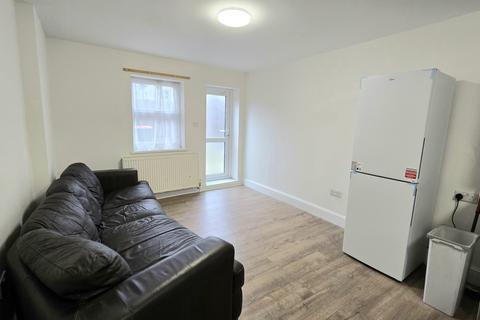 2 bedroom flat to rent, Dorset Road, London, E7