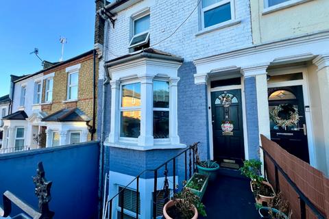 3 bedroom semi-detached house for sale, Parkdale Road, Plumstead, London, SE18 1RW