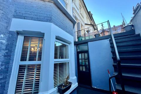 3 bedroom semi-detached house for sale, Parkdale Road, Plumstead, London, SE18 1RW