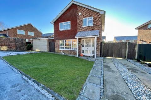 4 bedroom detached house for sale, Old Bedford Road, Luton, LU2 7BY