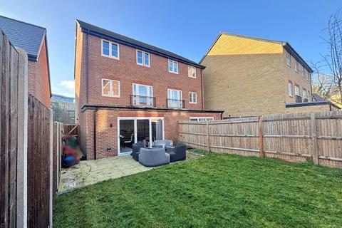 4 bedroom semi-detached house for sale, Roman Way, Beckenham, BR3