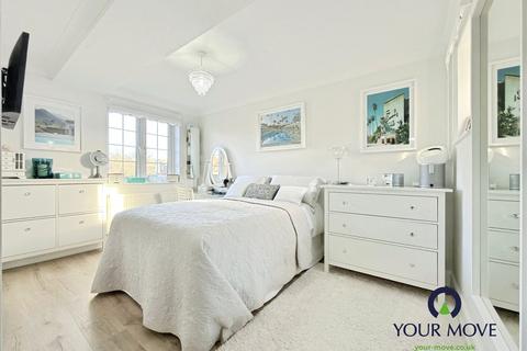 4 bedroom detached house for sale, Nethercourt Farm Road, Kent CT11