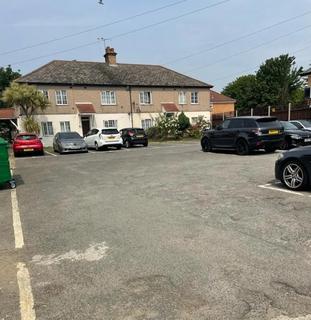 Studio to rent, Willow Tree Lane, Hayes UB4