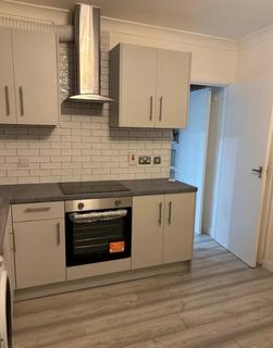 Studio to rent, Willow Tree Lane, Hayes UB4