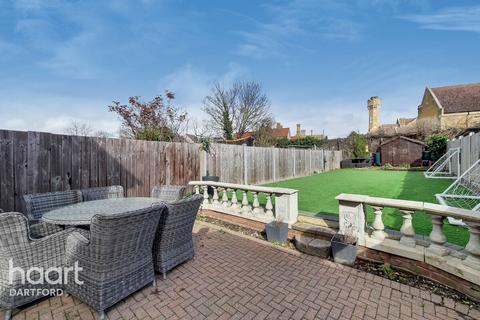 3 bedroom semi-detached house for sale, Invicta Road, Dartford