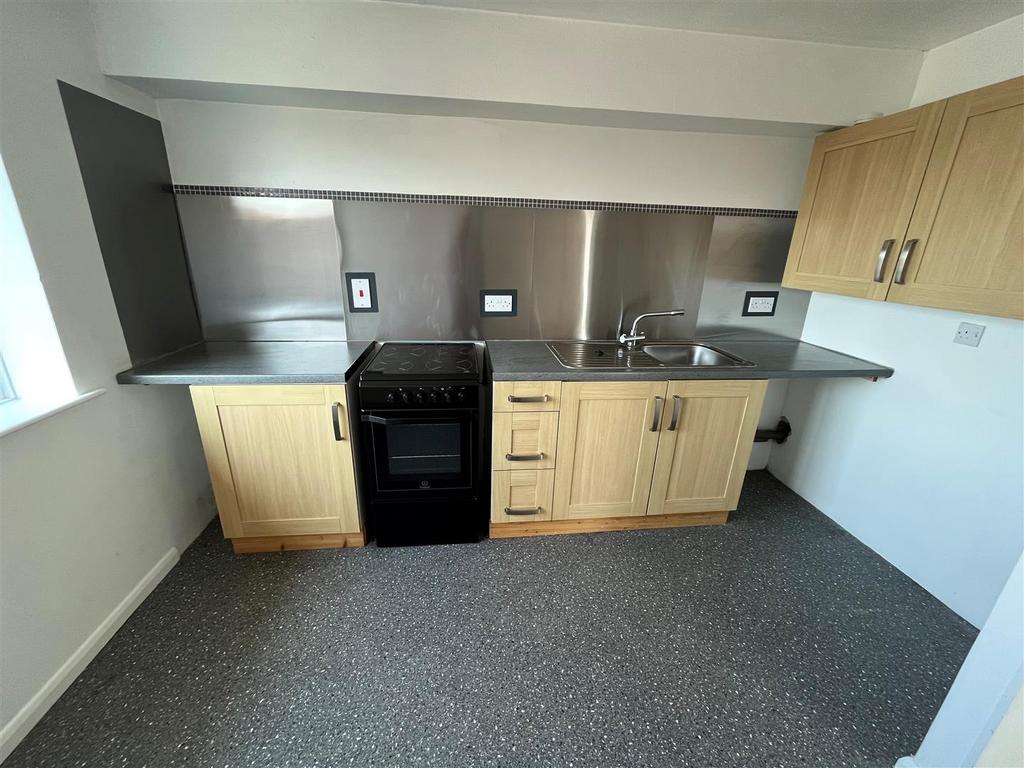 Kitchen 2.jpg