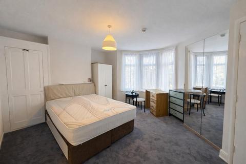 1 bedroom flat to rent, Priory Avenue, High Wycombe