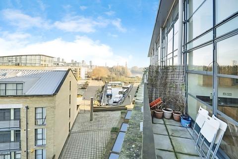 undefined, Point Wharf Lane, Brentford, TW8