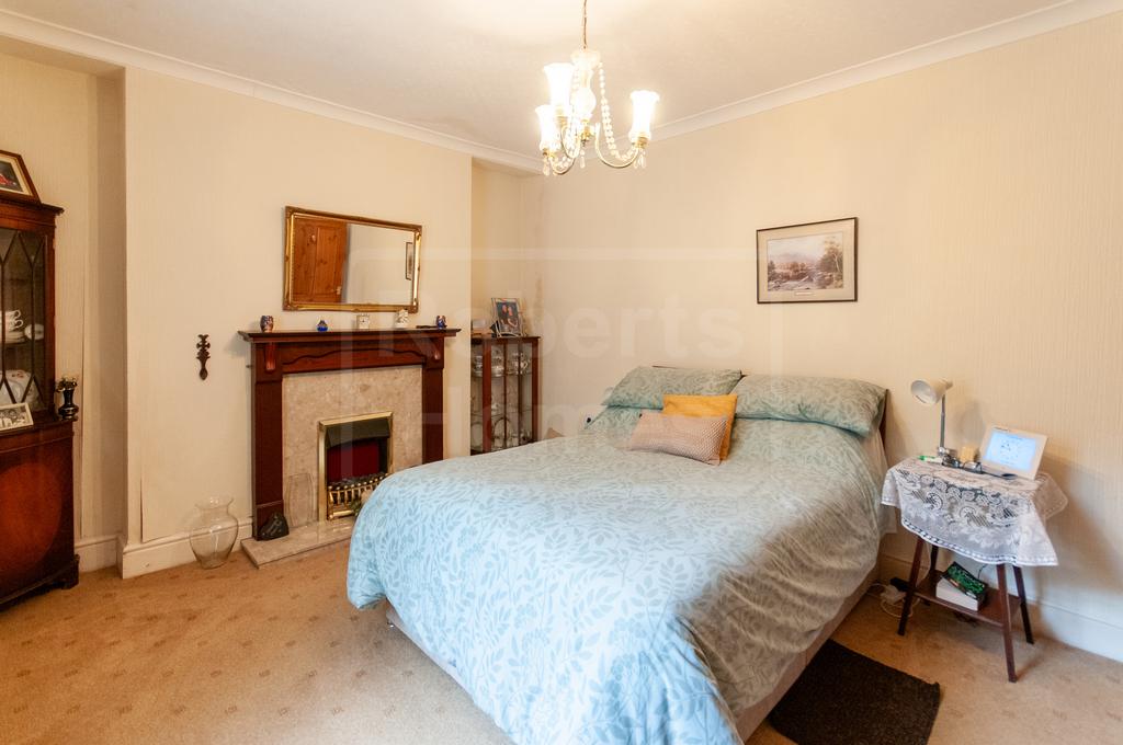 Sitting Room/Bedroom 4