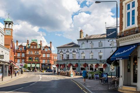 undefined, Wimbledon Chase, London, SW19