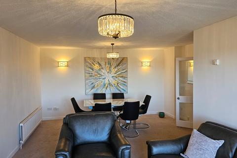 2 bedroom flat to rent, Bromley, BR2