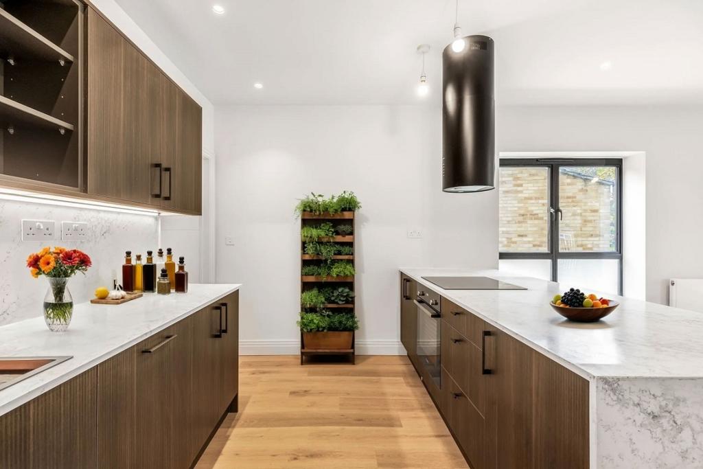 3.-Kitchen