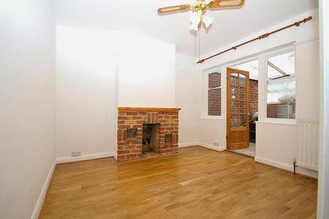 2 bedroom semi-detached house for sale, Hermitage Road, Woking GU21 8TT
