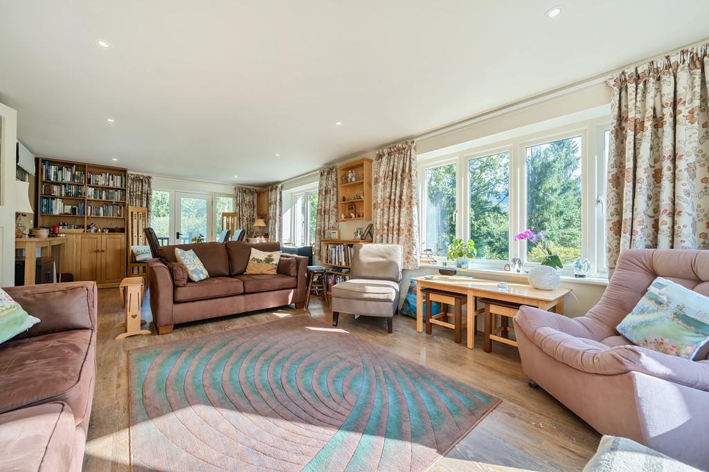 Lounge Sitting Area
