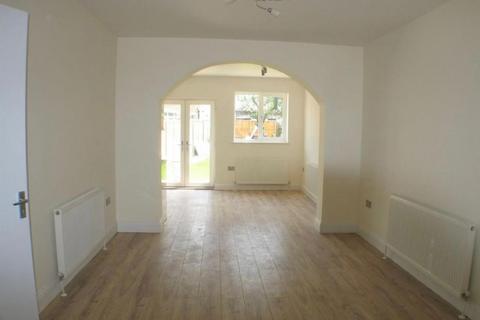 4 bedroom semi-detached house to rent, Deans Lane, Edgware HA8