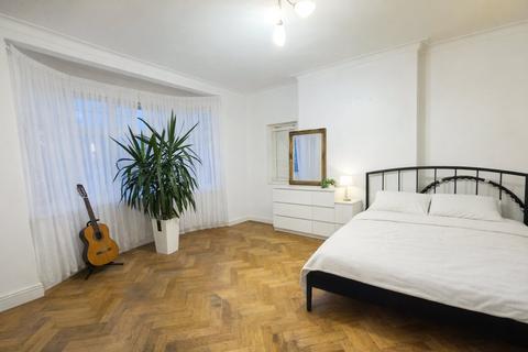 2 bedroom apartment to rent, Finchley Road, Golders Green, London, NW11