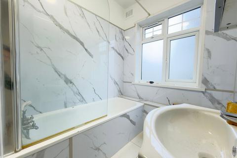 2 bedroom apartment to rent, Finchley Road, Golders Green, London, NW11