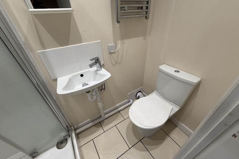 1 bedroom in a house share to rent, Wisley Avenue, Milton Keynes MK13