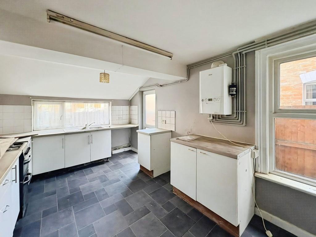 1251813c-Kitchen