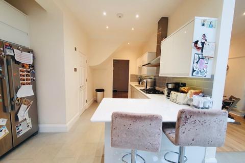 undefined, Warwick Avenue, Edgware HA8