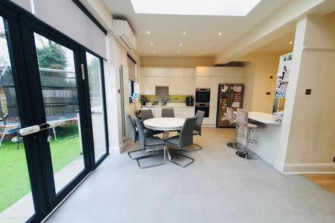 undefined, Warwick Avenue, Edgware HA8
