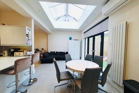 undefined, Warwick Avenue, Edgware HA8