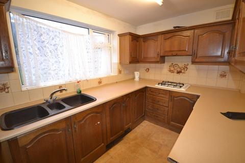 3 bedroom semi-detached house to rent, Ravenhurst Road, Leicester LE3