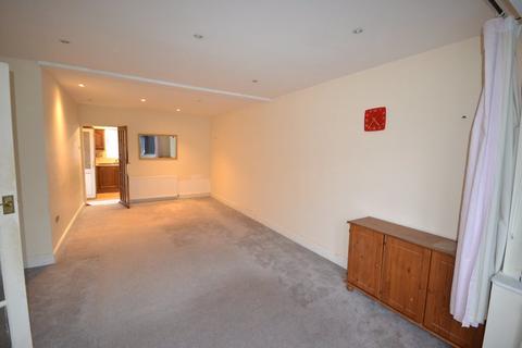 3 bedroom semi-detached house to rent, Ravenhurst Road, Leicester LE3