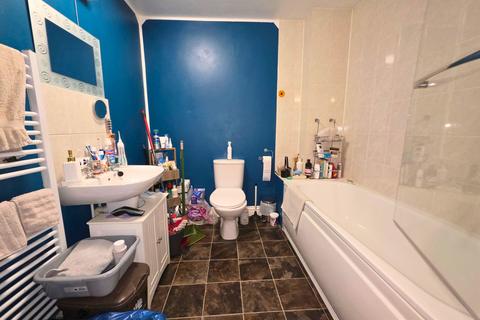 1 bedroom flat for sale, St Thomas Street, Weymouth