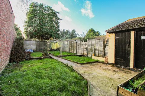 3 bedroom semi-detached house for sale, Finedon Road, Wellingborough NN9
