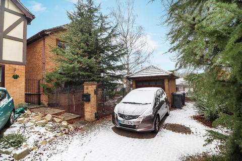 3 bedroom detached house for sale, Wymington Park, Rushden NN10