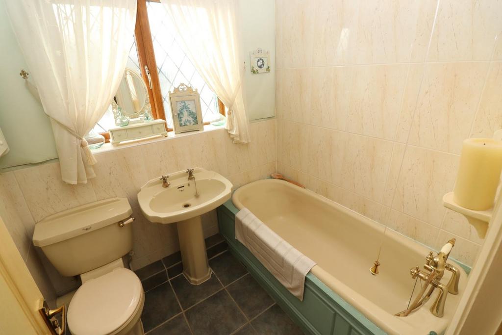 Bathroom / WC