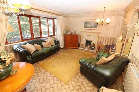 3 bedroom detached house for sale, Wymington Park, Rushden NN10