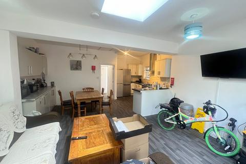 undefined, Room 4, Wilberforce Road, Leicester
