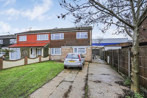 3 bedroom semi-detached house for sale, Colnbrook