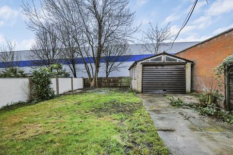 3 bedroom semi-detached house for sale, Colnbrook