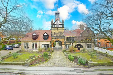 2 bedroom terraced house for sale, Woodfield Drive, Harrogate