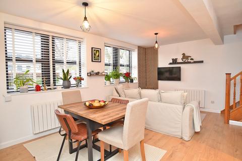 2 bedroom terraced house for sale, Woodfield Drive, Harrogate
