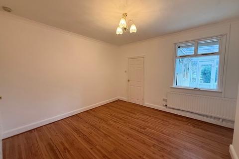 3 bedroom semi-detached house to rent, Henry St, Haslington