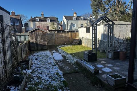 3 bedroom end of terrace house to rent, Edward Street, Southborough