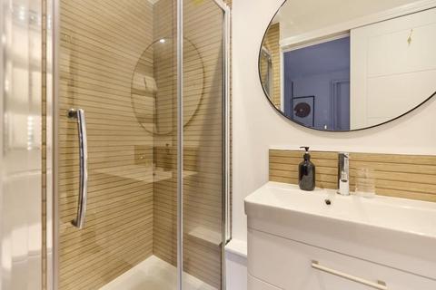 2 bedroom flat to rent, Melbray Mews