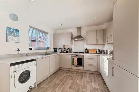 3 bedroom semi-detached house to rent, Pathfinder Way, Castle Donington DE74