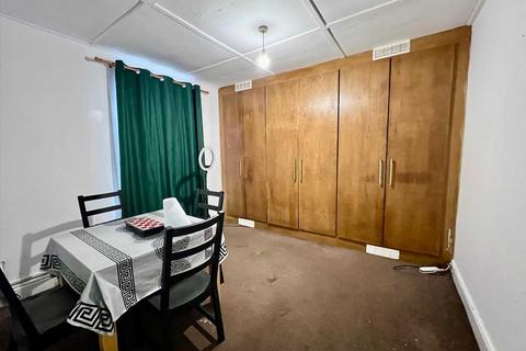2 bedroom maisonette for sale, Victoria Street, Slough